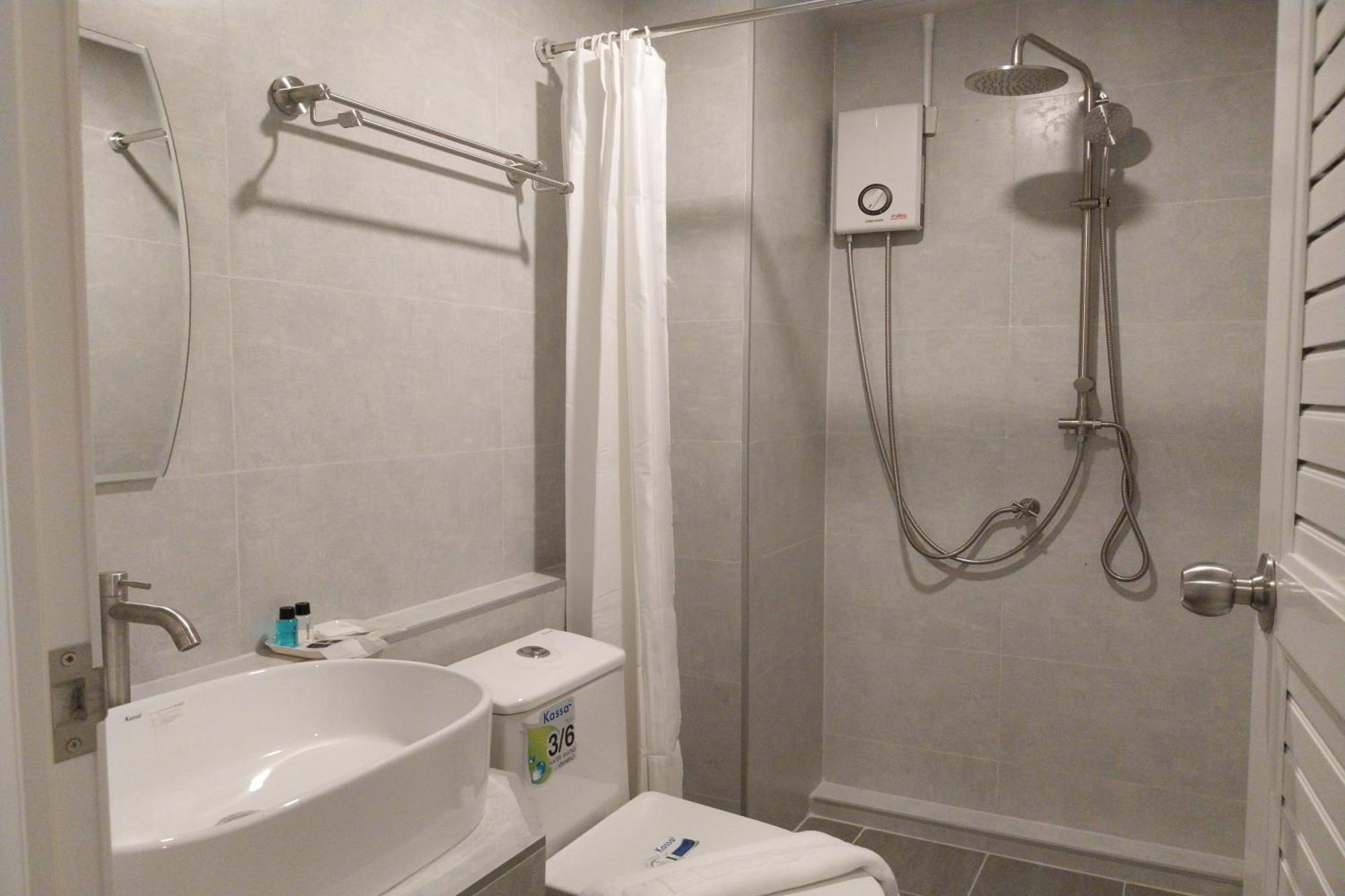 Ployburi Boutique Hotel Chanthaburi Exteriör bild