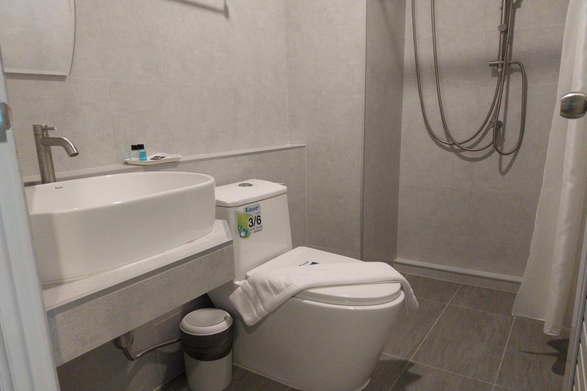 Ployburi Boutique Hotel Chanthaburi Exteriör bild