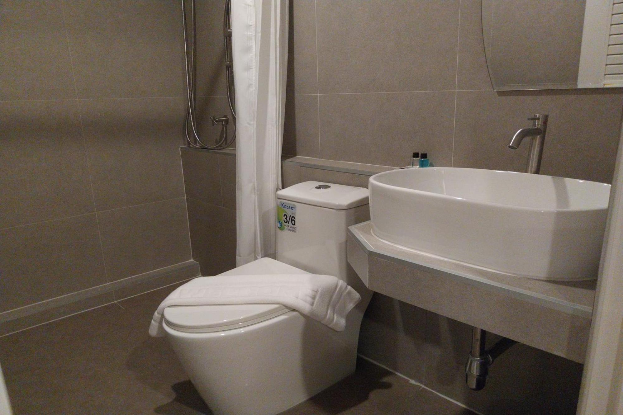 Ployburi Boutique Hotel Chanthaburi Exteriör bild