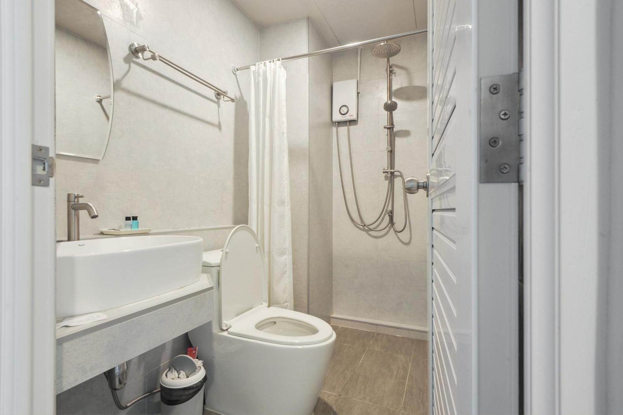 Ployburi Boutique Hotel Chanthaburi Exteriör bild