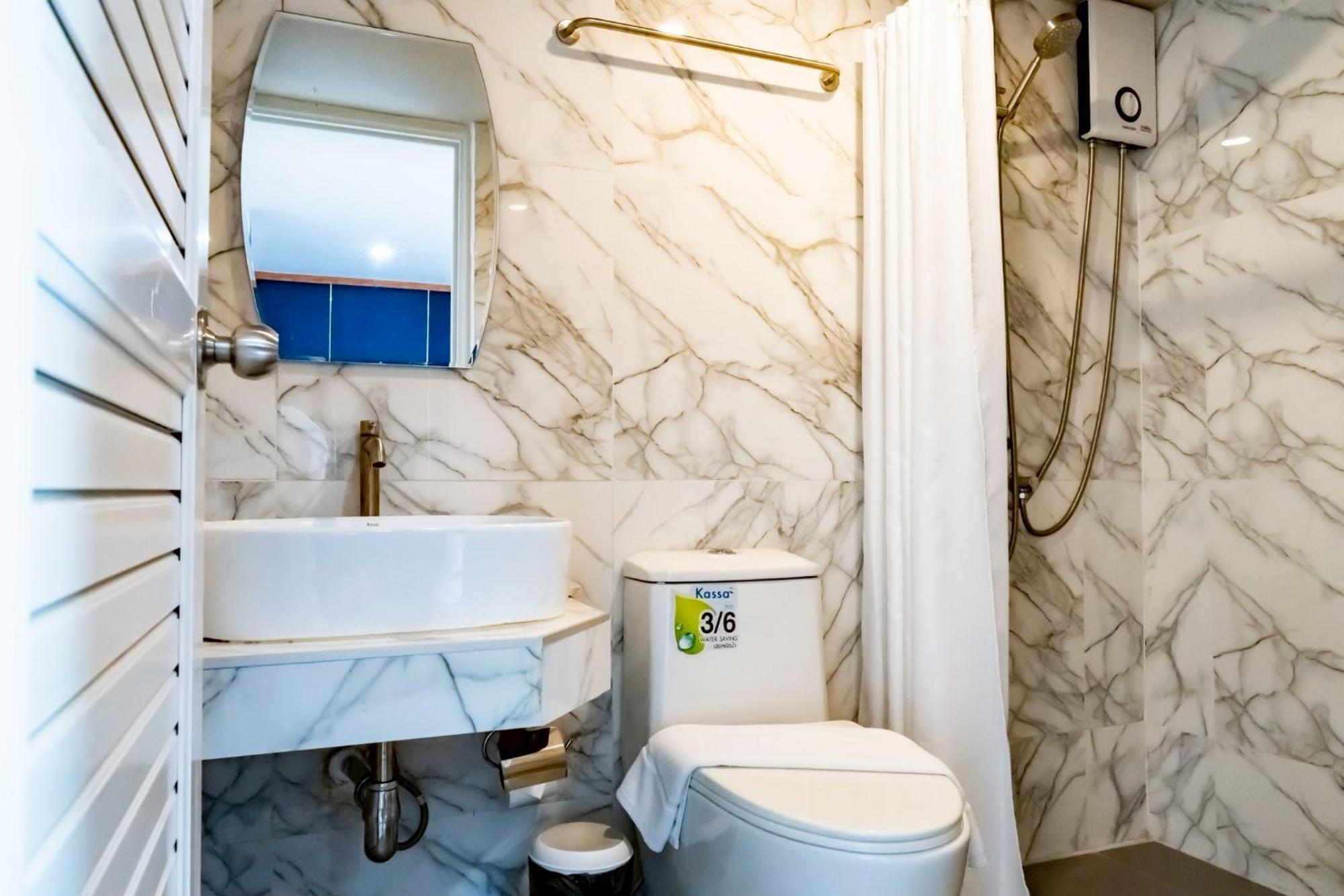 Ployburi Boutique Hotel Chanthaburi Exteriör bild