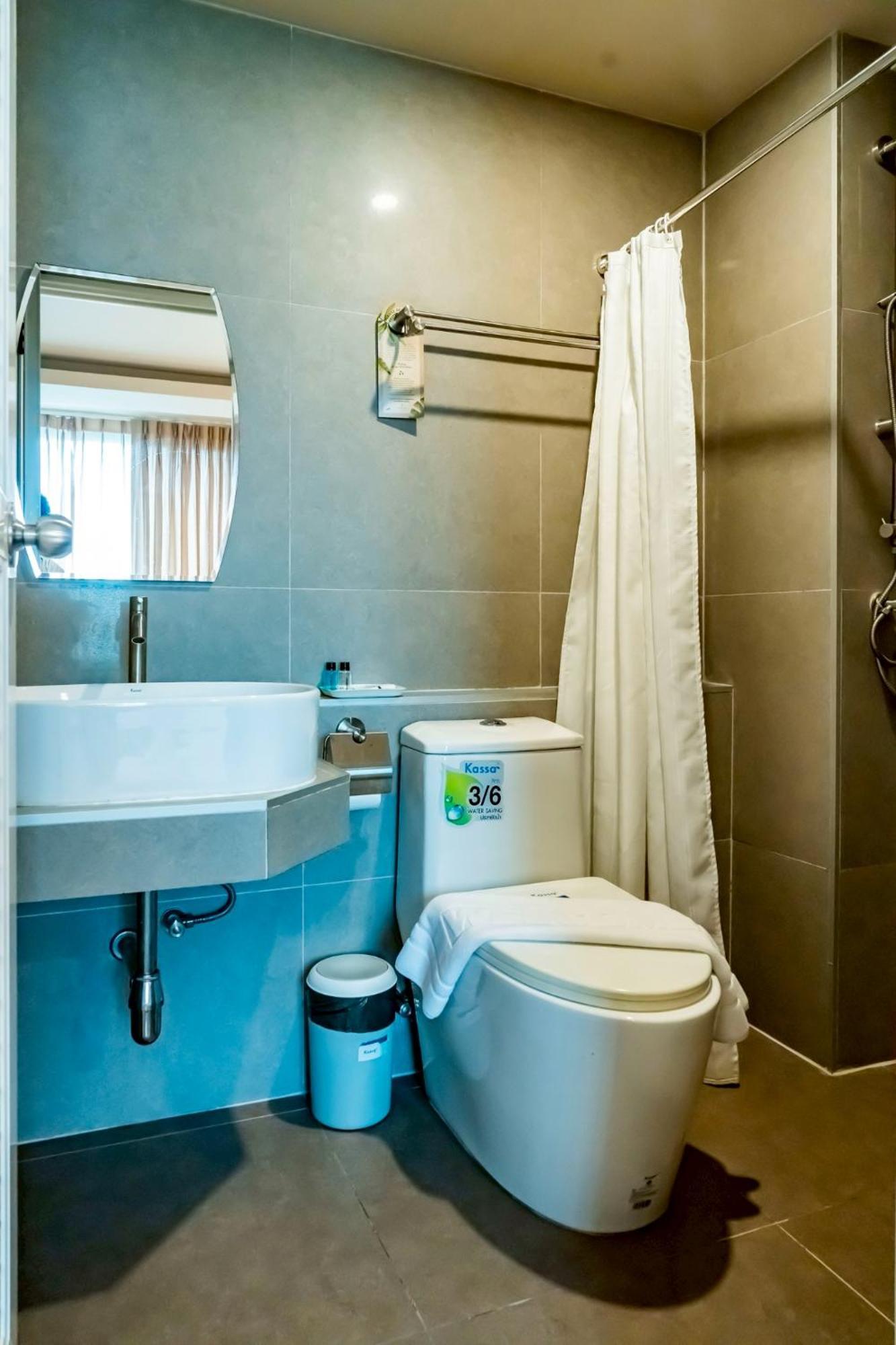Ployburi Boutique Hotel Chanthaburi Exteriör bild