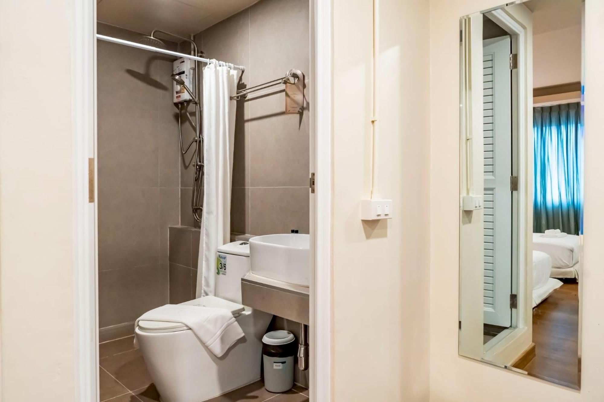 Ployburi Boutique Hotel Chanthaburi Exteriör bild