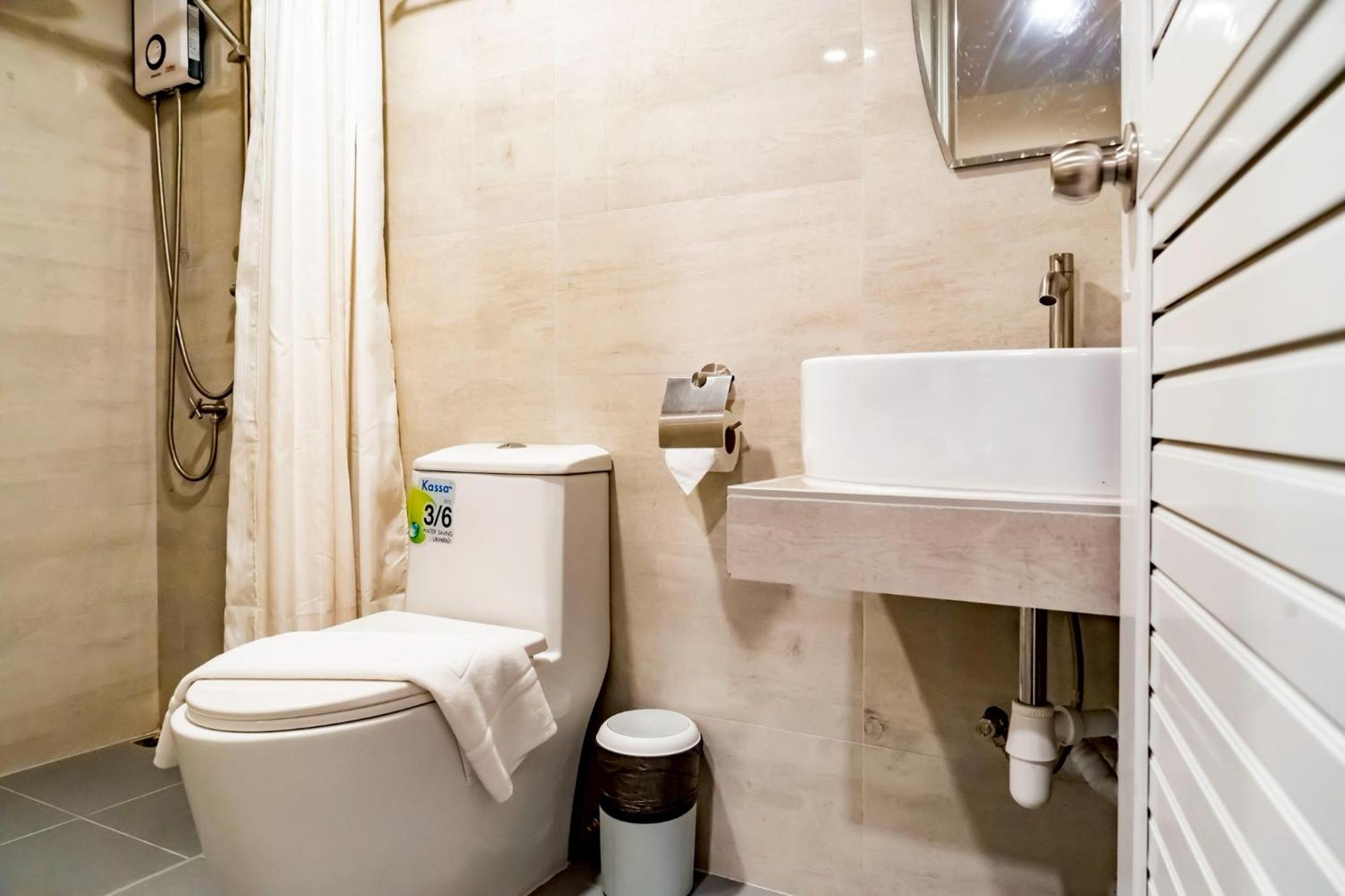 Ployburi Boutique Hotel Chanthaburi Exteriör bild